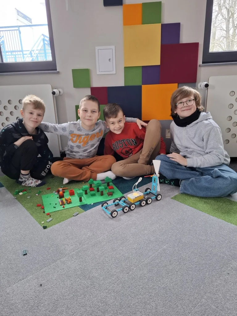 klasa 2a na zajeciach lego w multicentrum 4