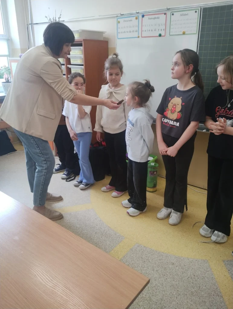 kazdy inny wszyscy rowni 10 