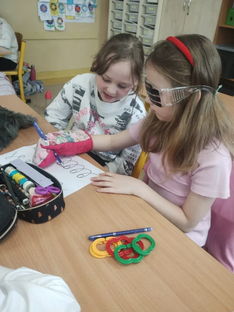 kazdy inny wszyscy rowni 5 