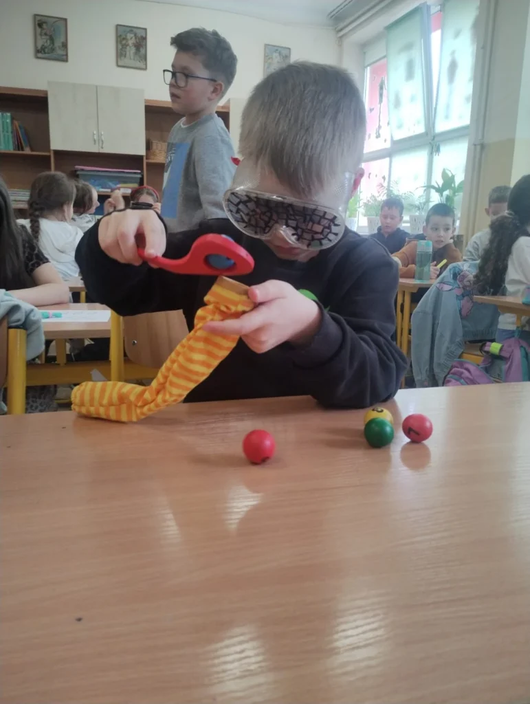 kazdy inny wszyscy rowni 6 