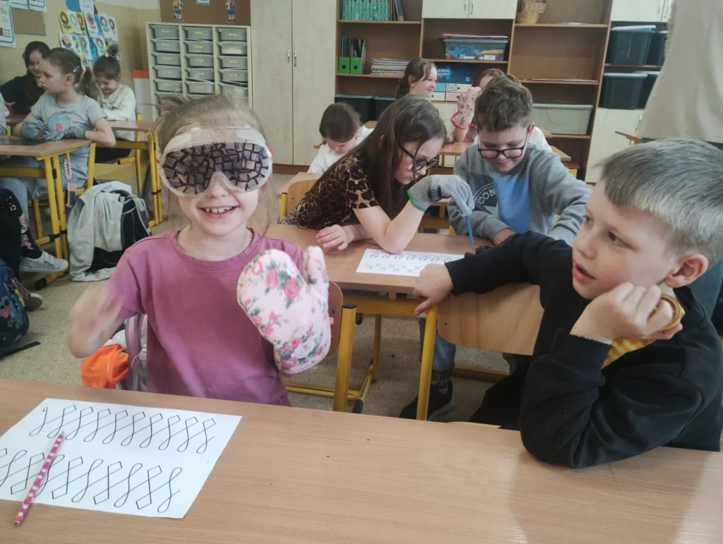 kazdy inny wszyscy rowni 8 