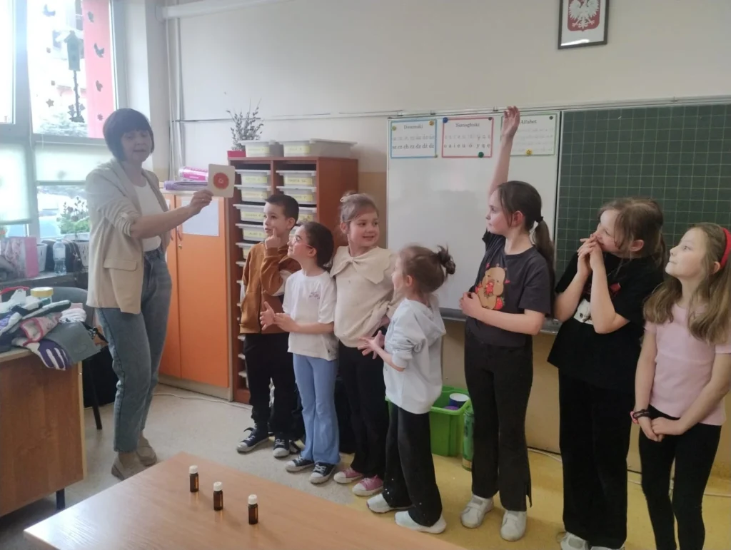 kazdy inny wszyscy rowni 9 